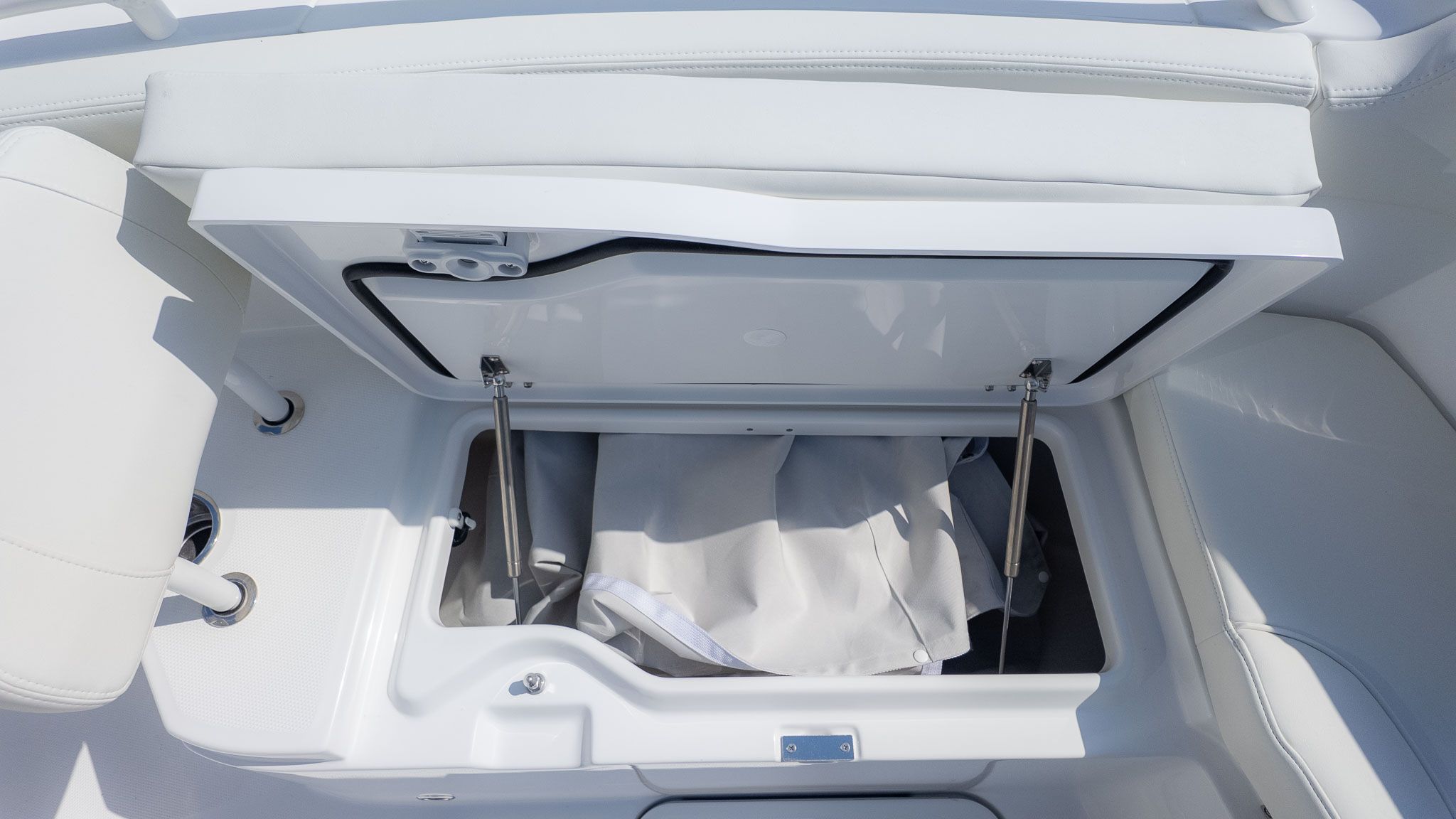 2026 Everglades 285 Center Console - 19