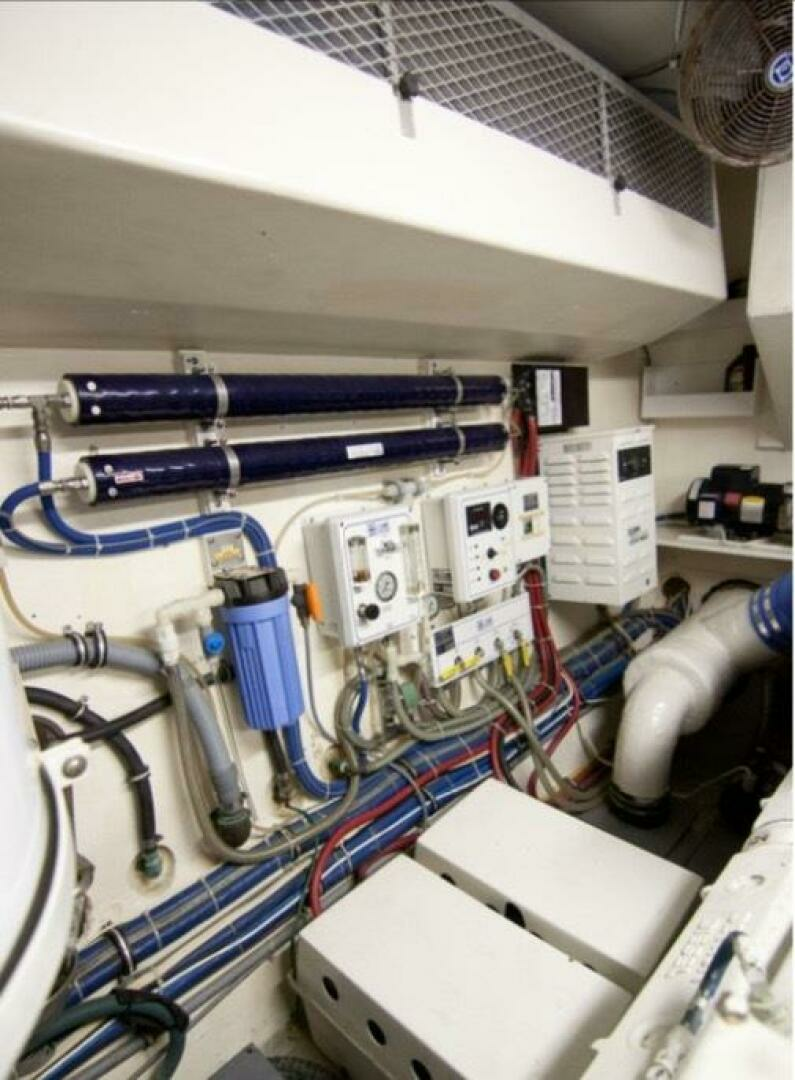 1994 Hatteras 70 Cockpit Motor Yacht - Image 72