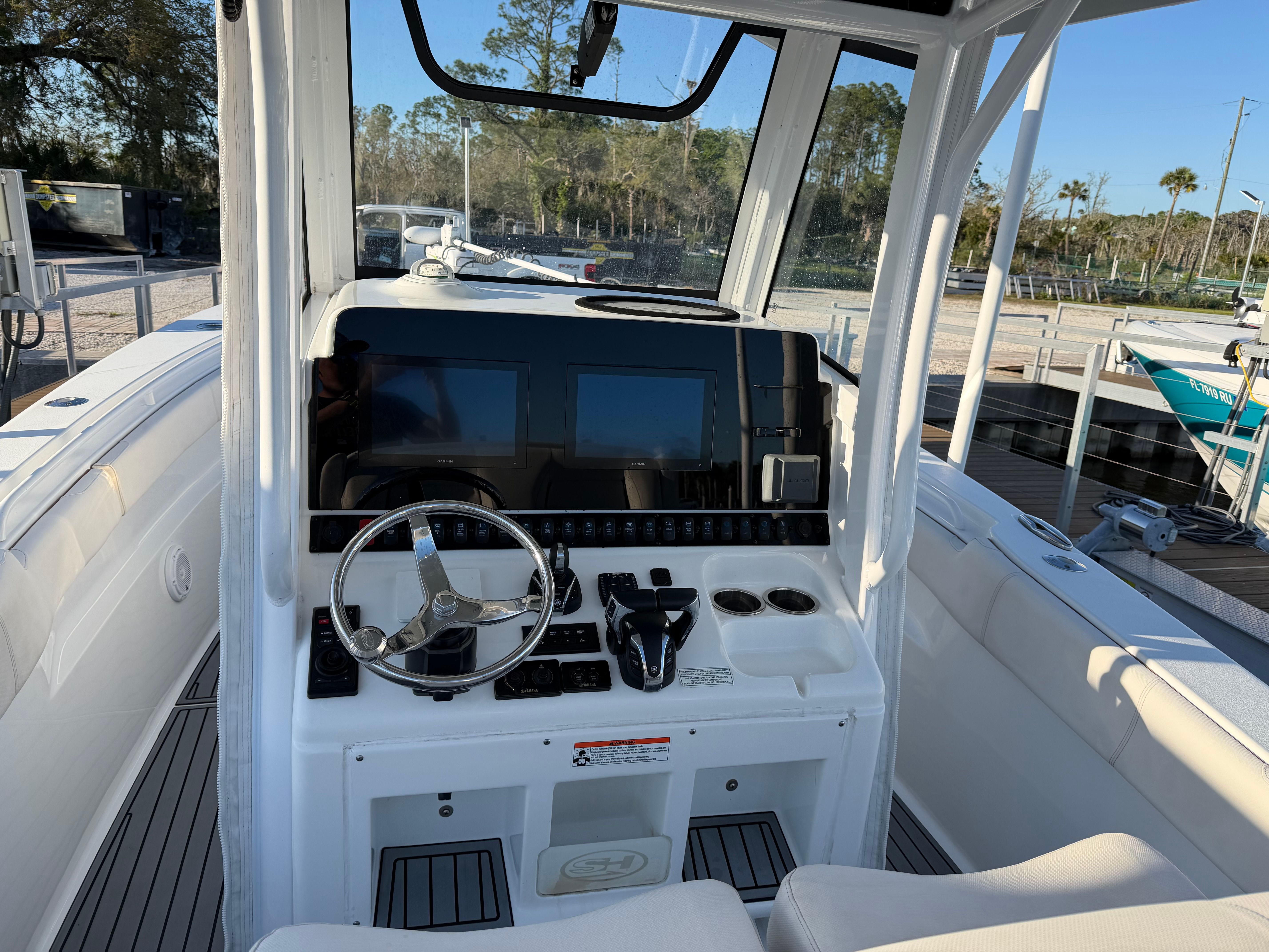 2022 Sea Hunt Gamefish 30 Coffin Box - 9