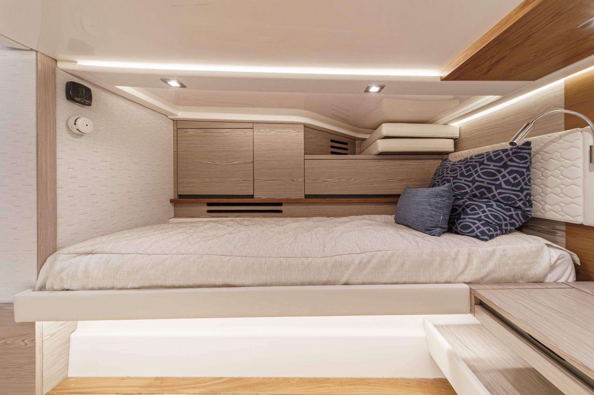 2023 Tiara Yachts 48 LS - 56