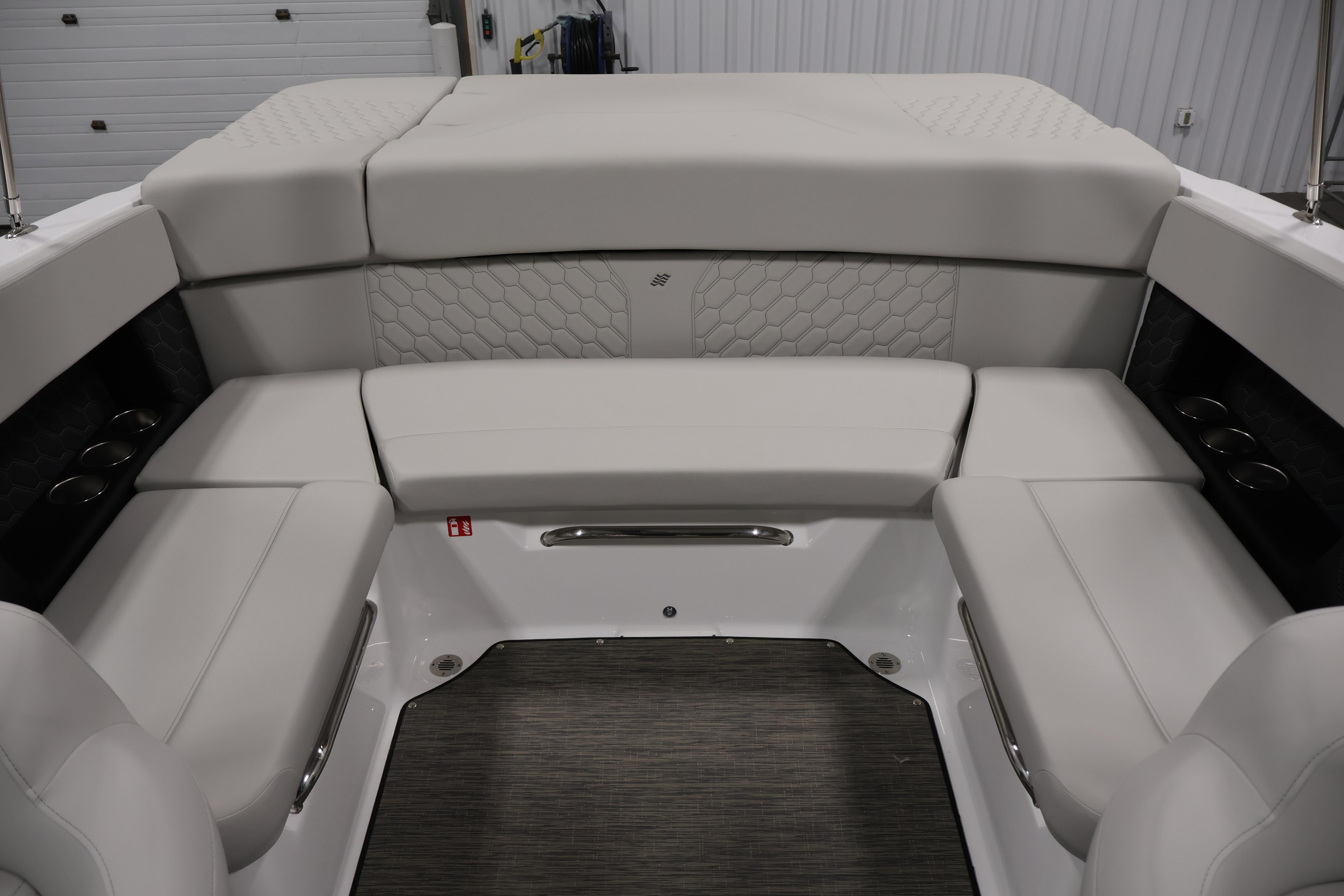 2026 Four Winns H4 Freedom boat interior with luxurious seating and modern design.
