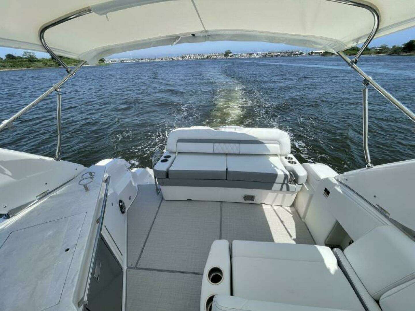 2026 Regal 33 XO - Image 13