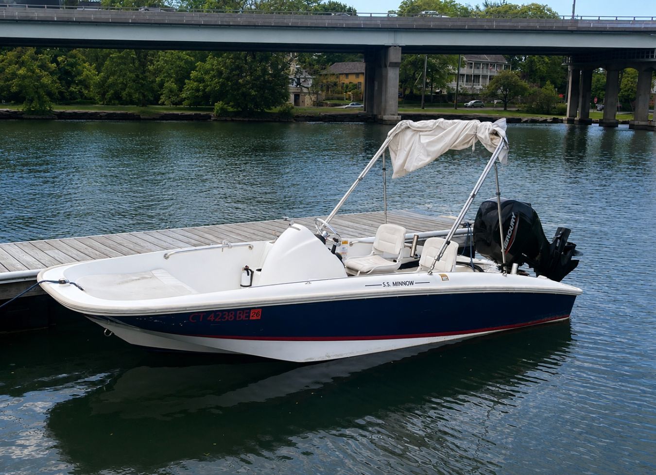 2011 Boston Whaler Super