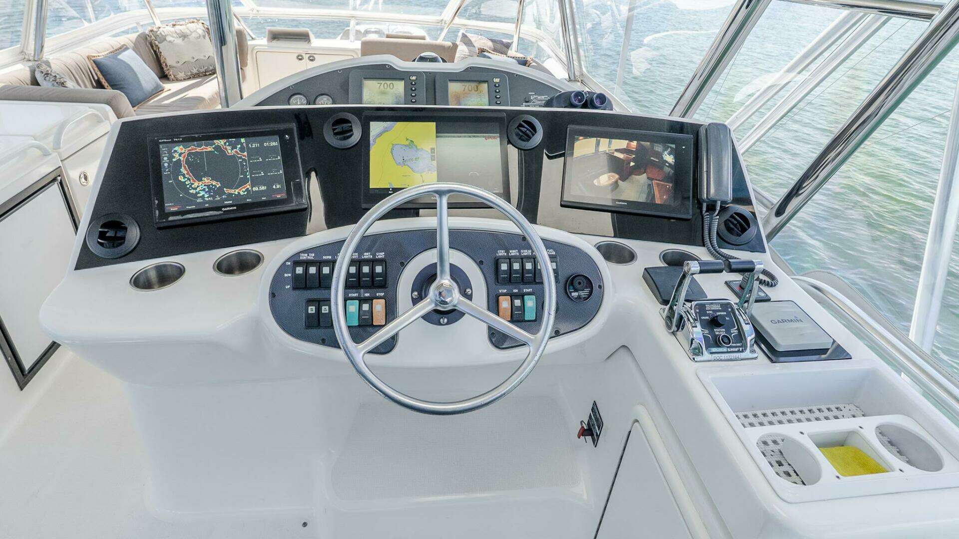2005 Riviera 51 Flybridge - Image 23