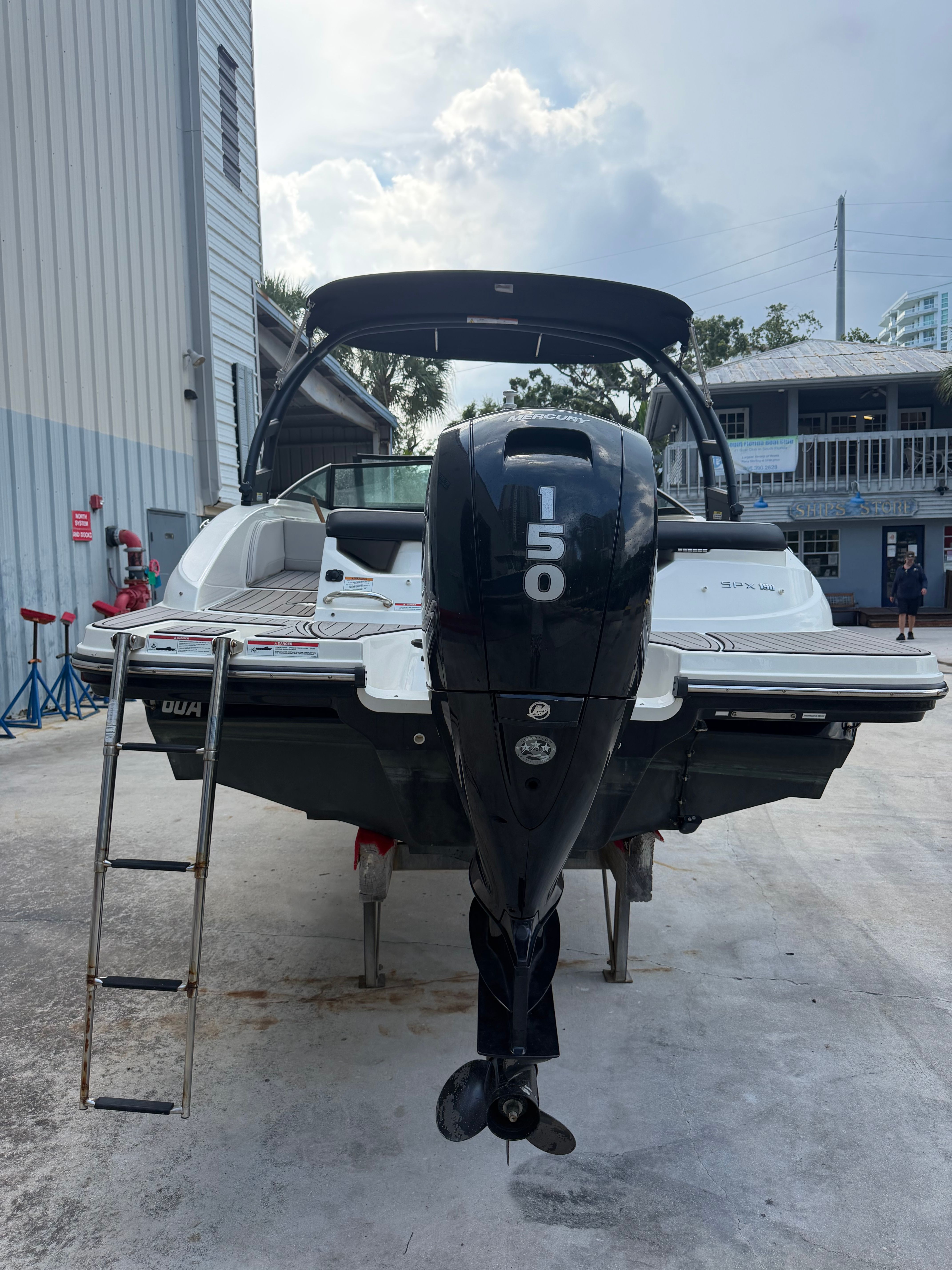 2023 Sea Ray SPX 190 Outboard - 17