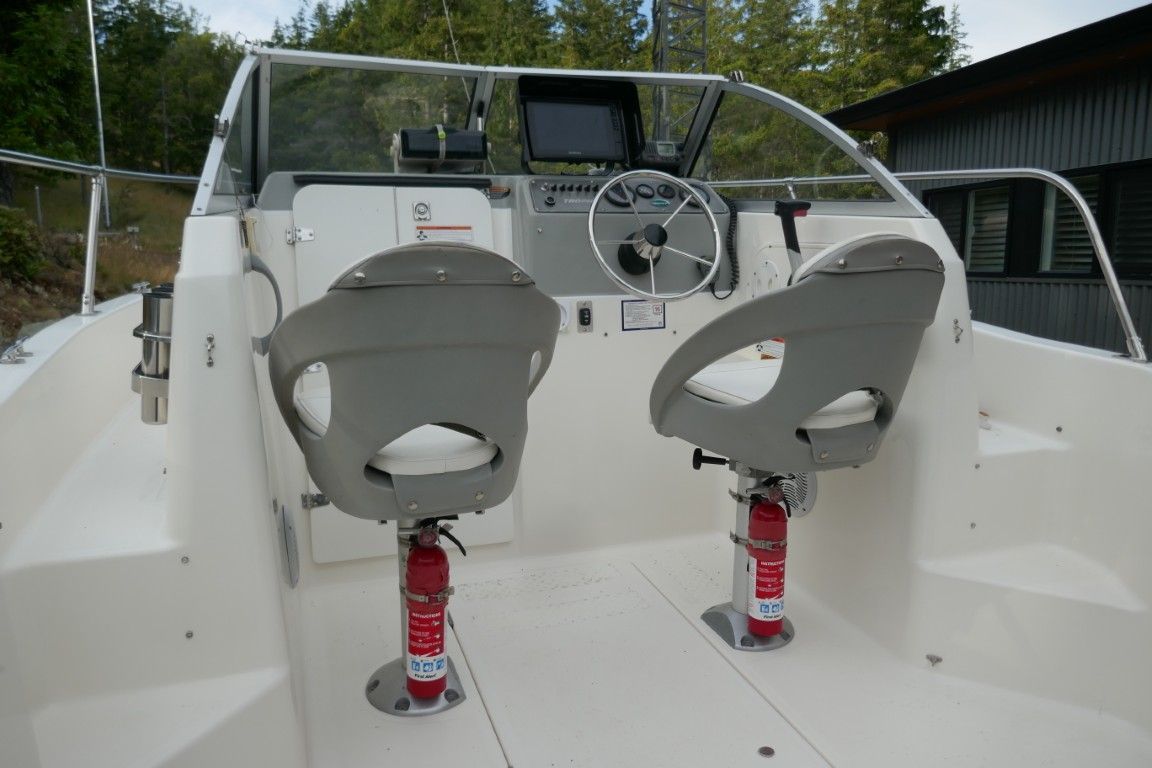 2008 Trophy 1802 Walkaround - 11