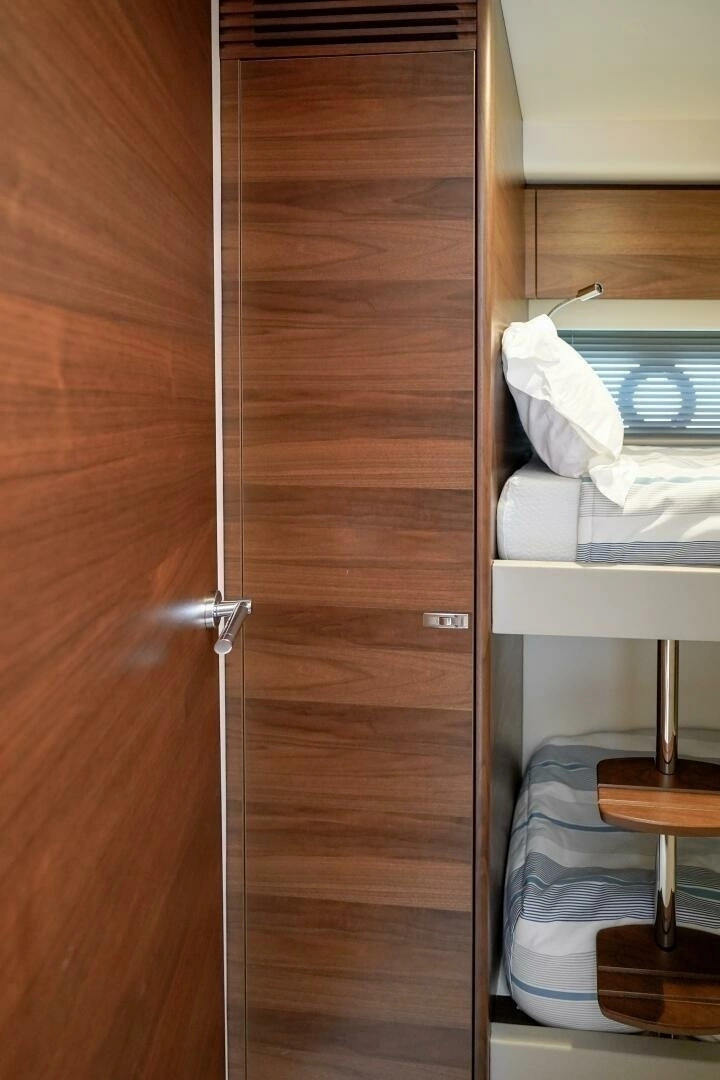2021 Princess F50 - Image 33