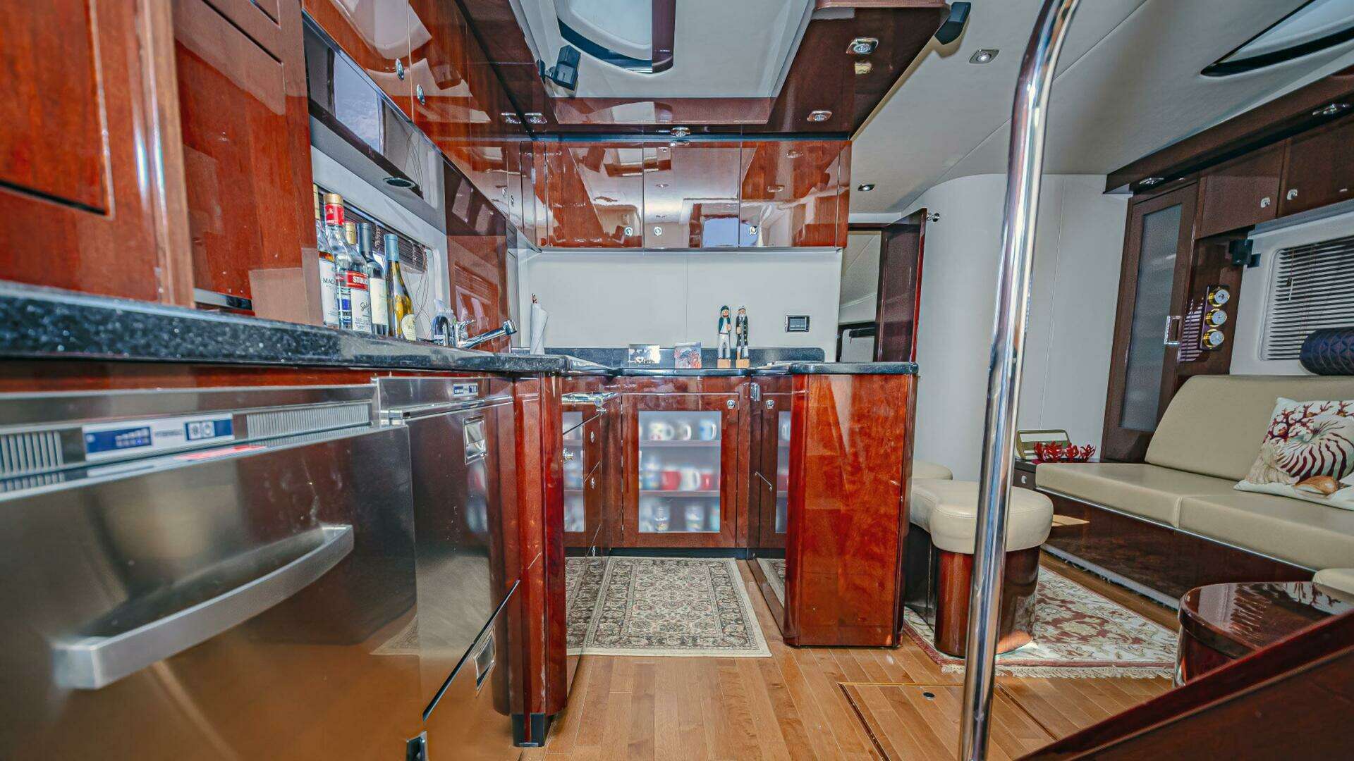 2011 Sea Ray 580 Sundancer - Image 21