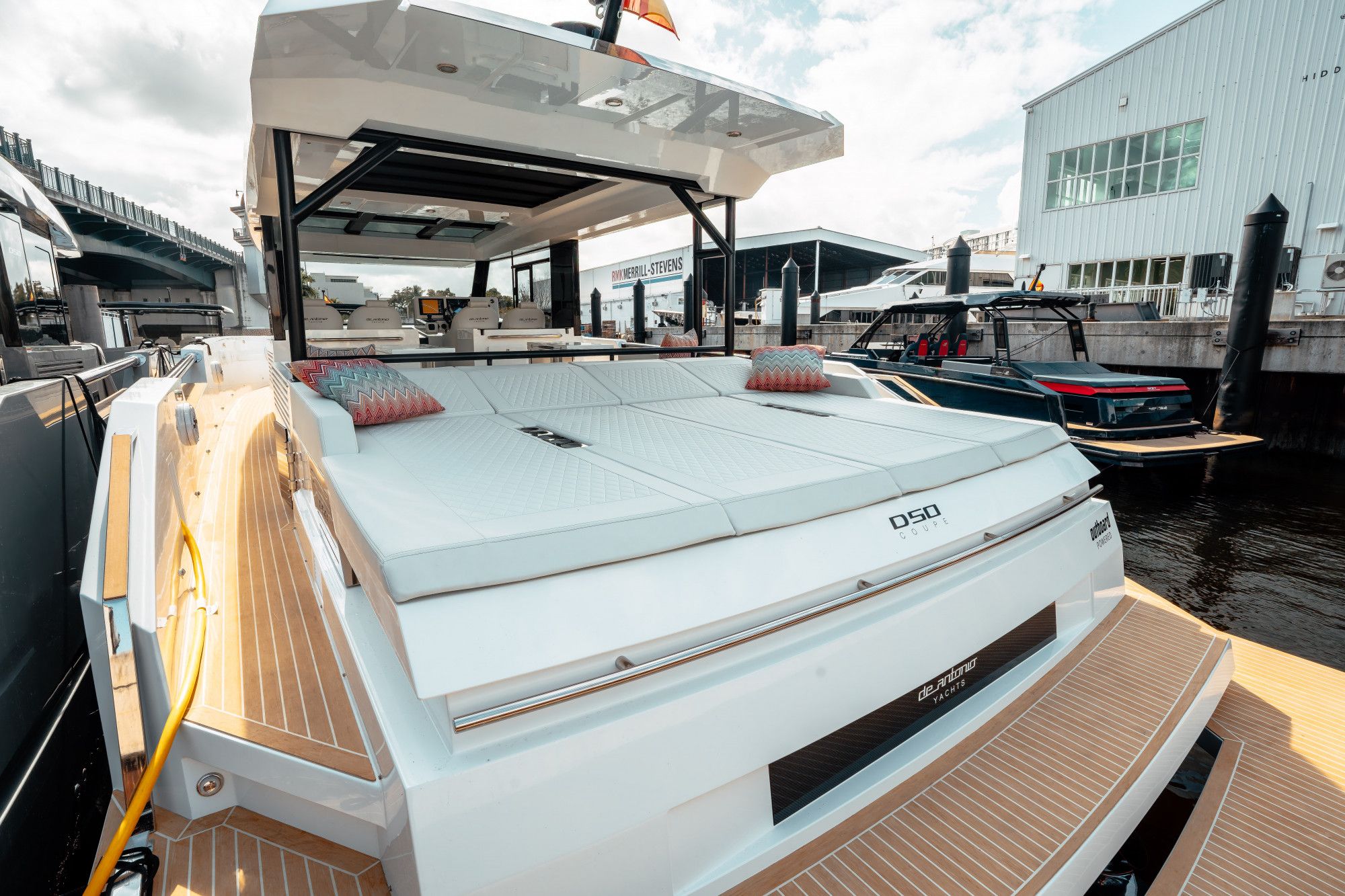 2027 De Antonio Yachts D50 Coupé - 8