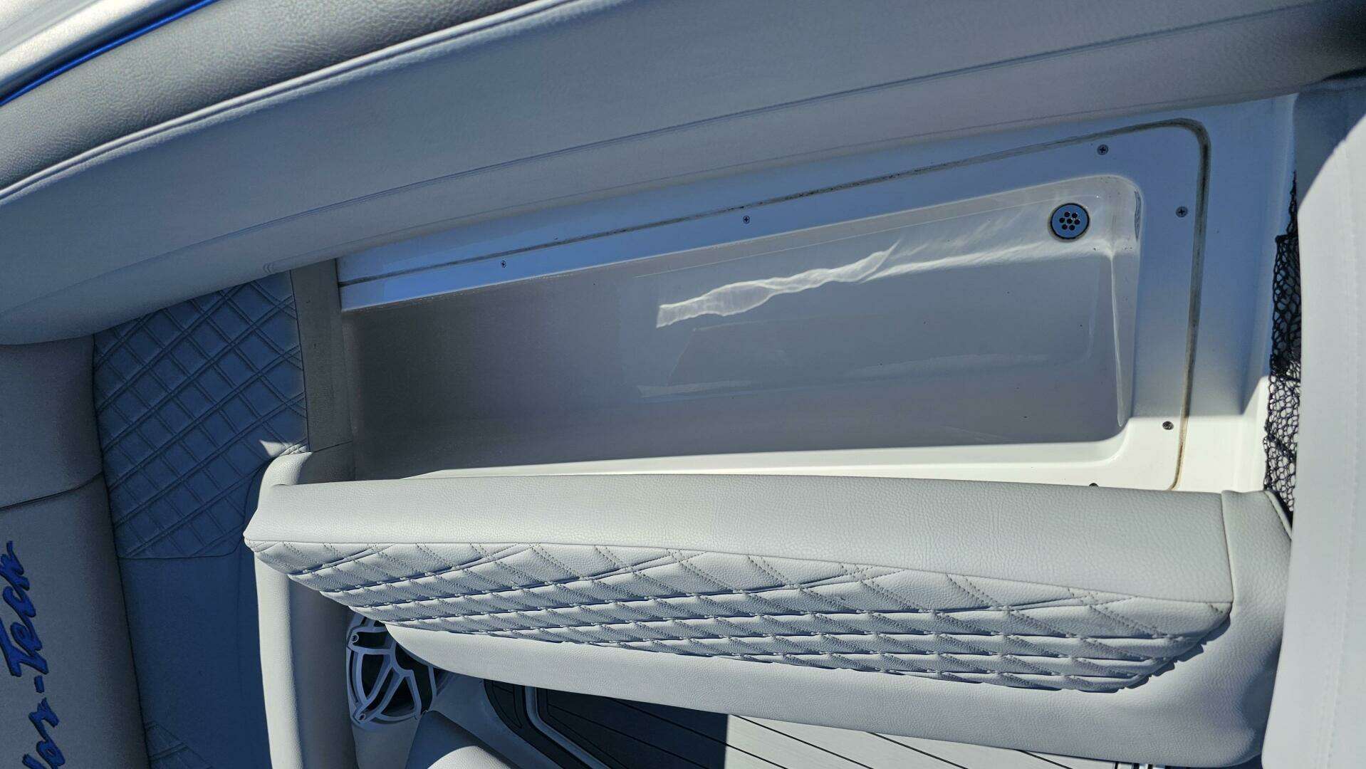 2024 Nor-Tech 390 Sport Center Console - Image 48
