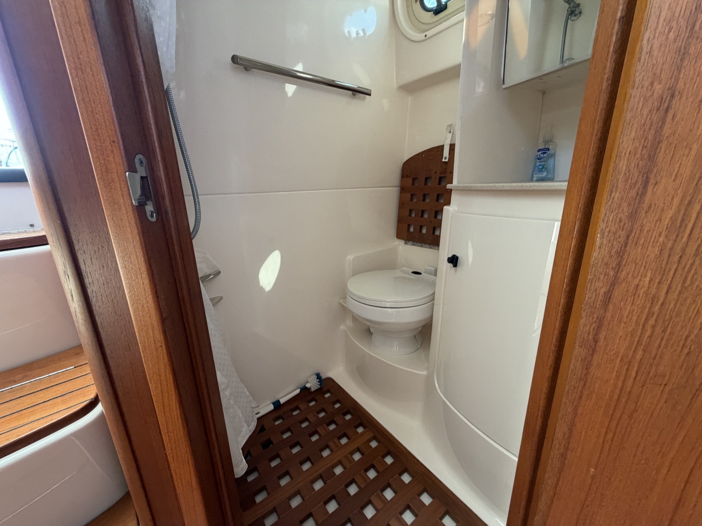 2003 Pursuit 3400 Express - Image 16