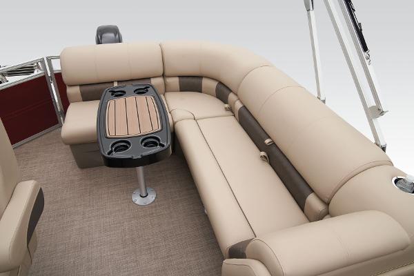 2025 Sun Tracker Party Barge 20 DLX - 39
