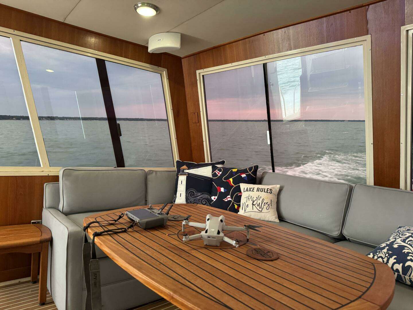 1987 Viking 48 Motor Yacht - Image 27