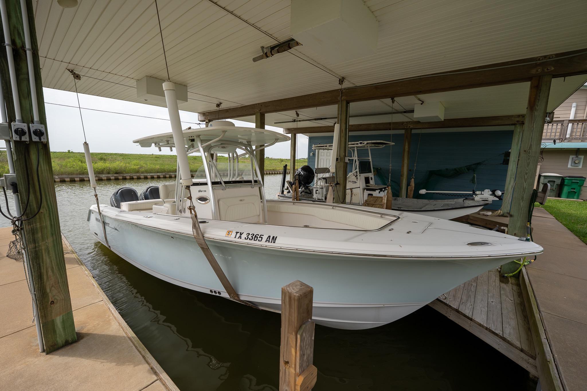 2007 Sea Hunt Triton 290