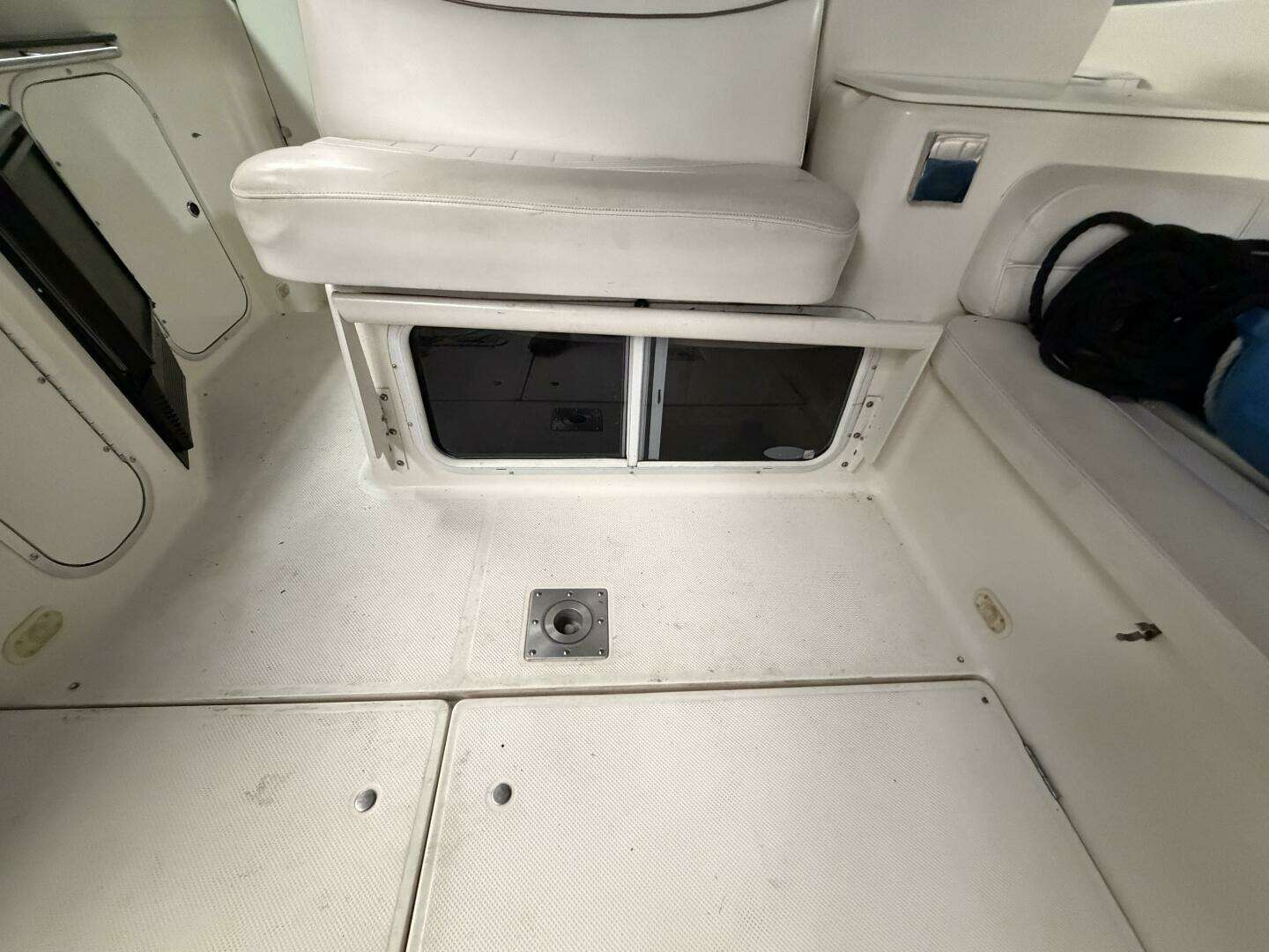 2001 Maxum 3300 SCR - Image 18