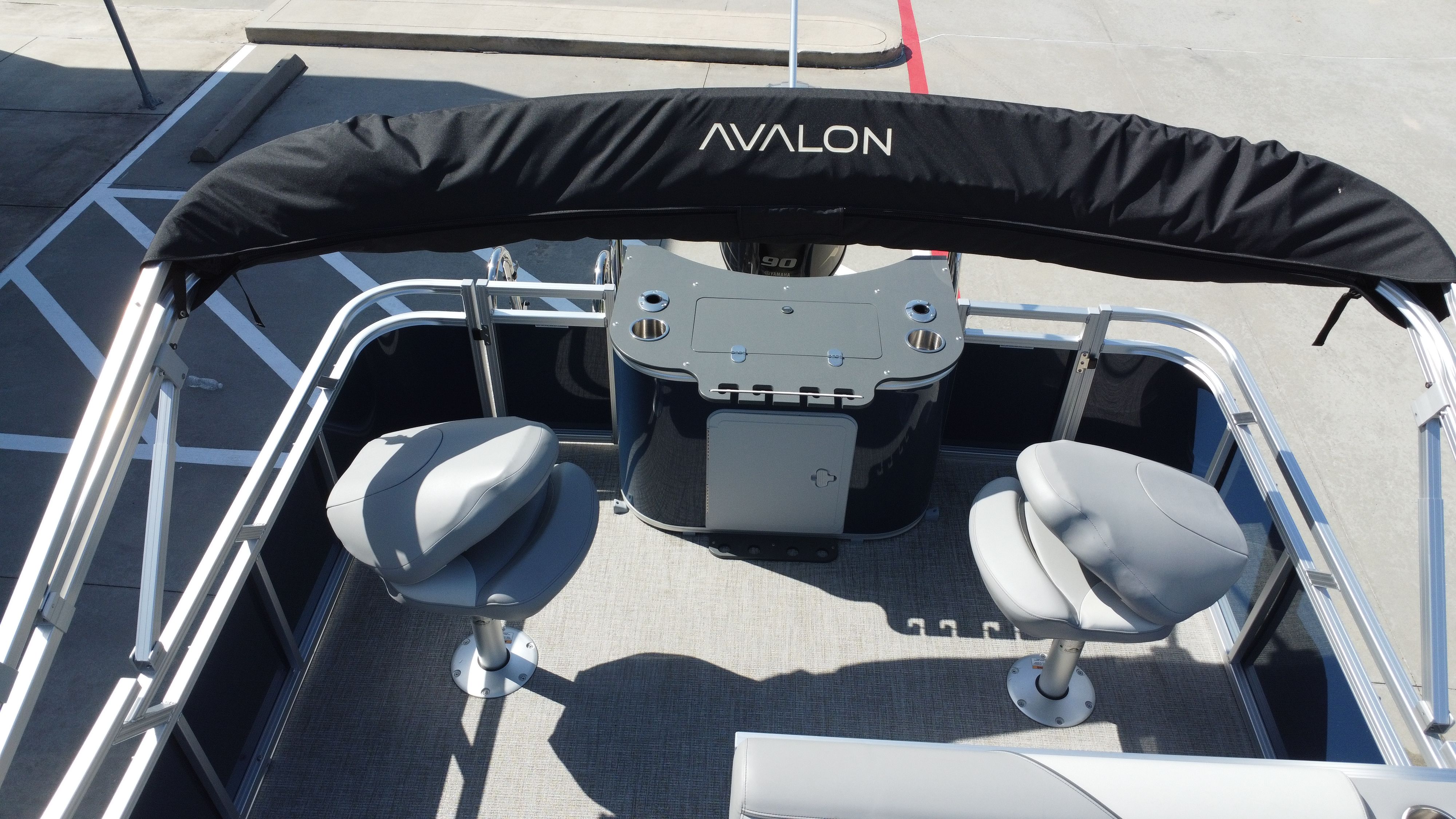 2025 Avalon Venture 85 Rear Fish - 21' - 21