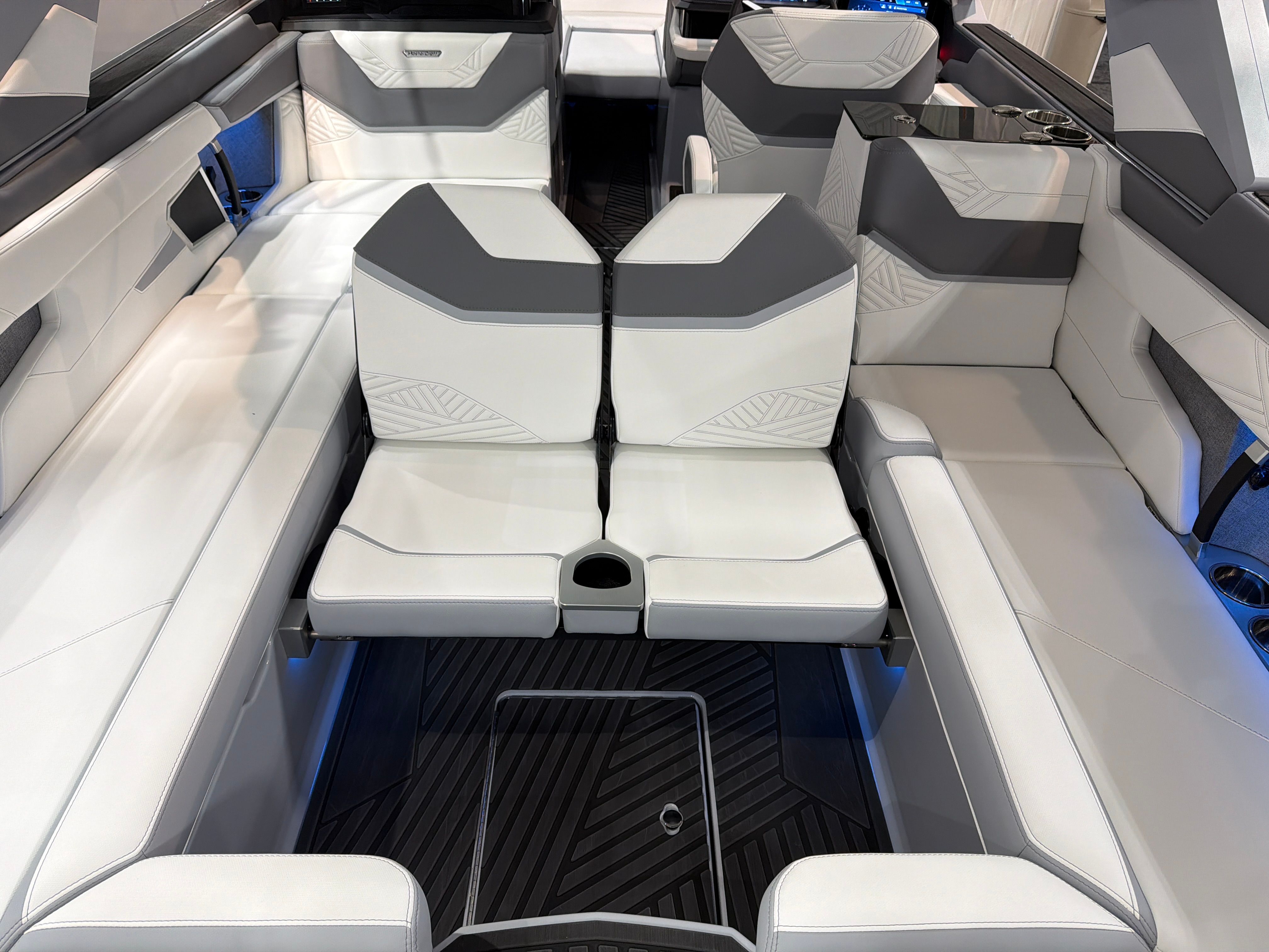 2026 MasterCraft XStar 25 - 12