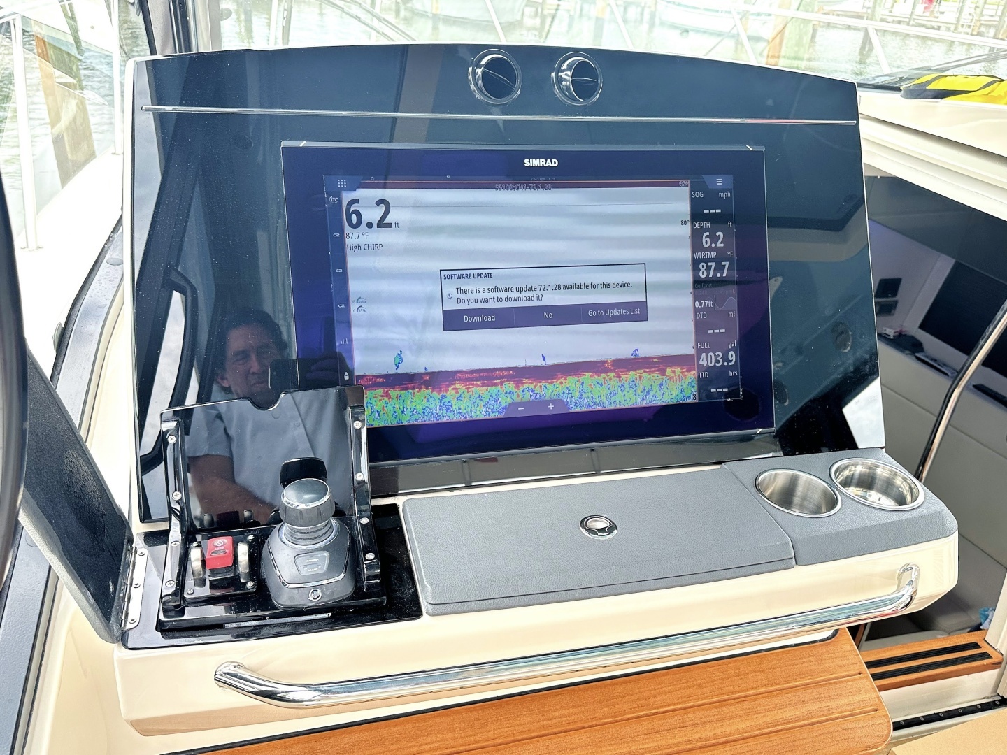 2023 Boston Whaler 405 Conquest - Image 17