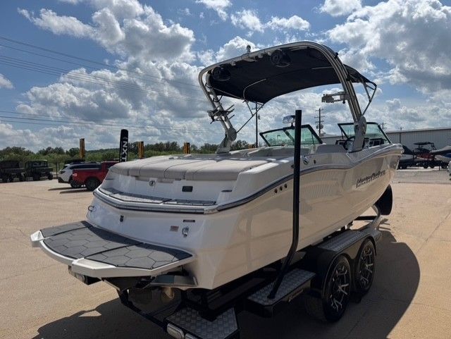 2019 MasterCraft NXT22 - 8