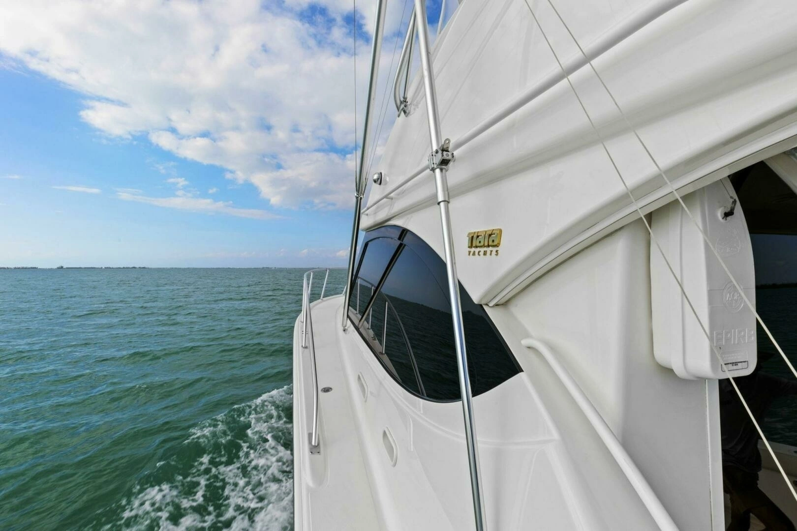 2013 Tiara Yachts 3900 Convertible - Image 12