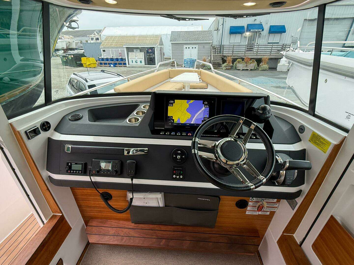 2020 Axopar 28 Cabin w/Wet Bar - Image 18