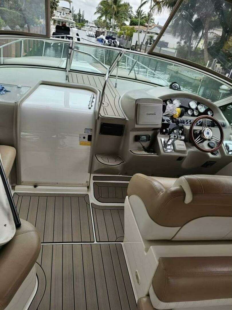 2002 Cruisers 3372 - Image 3