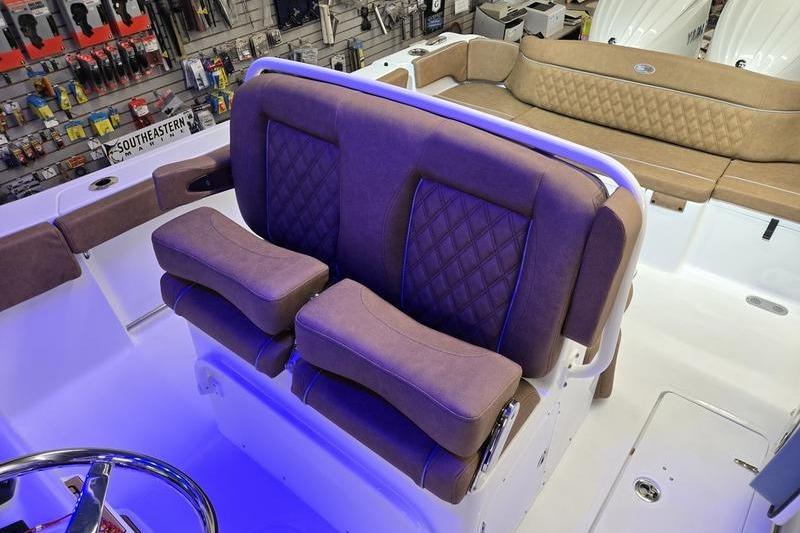 2026 Sea Hunt Ultra 275 Coffin Box boat interior with plush seating and modern design.