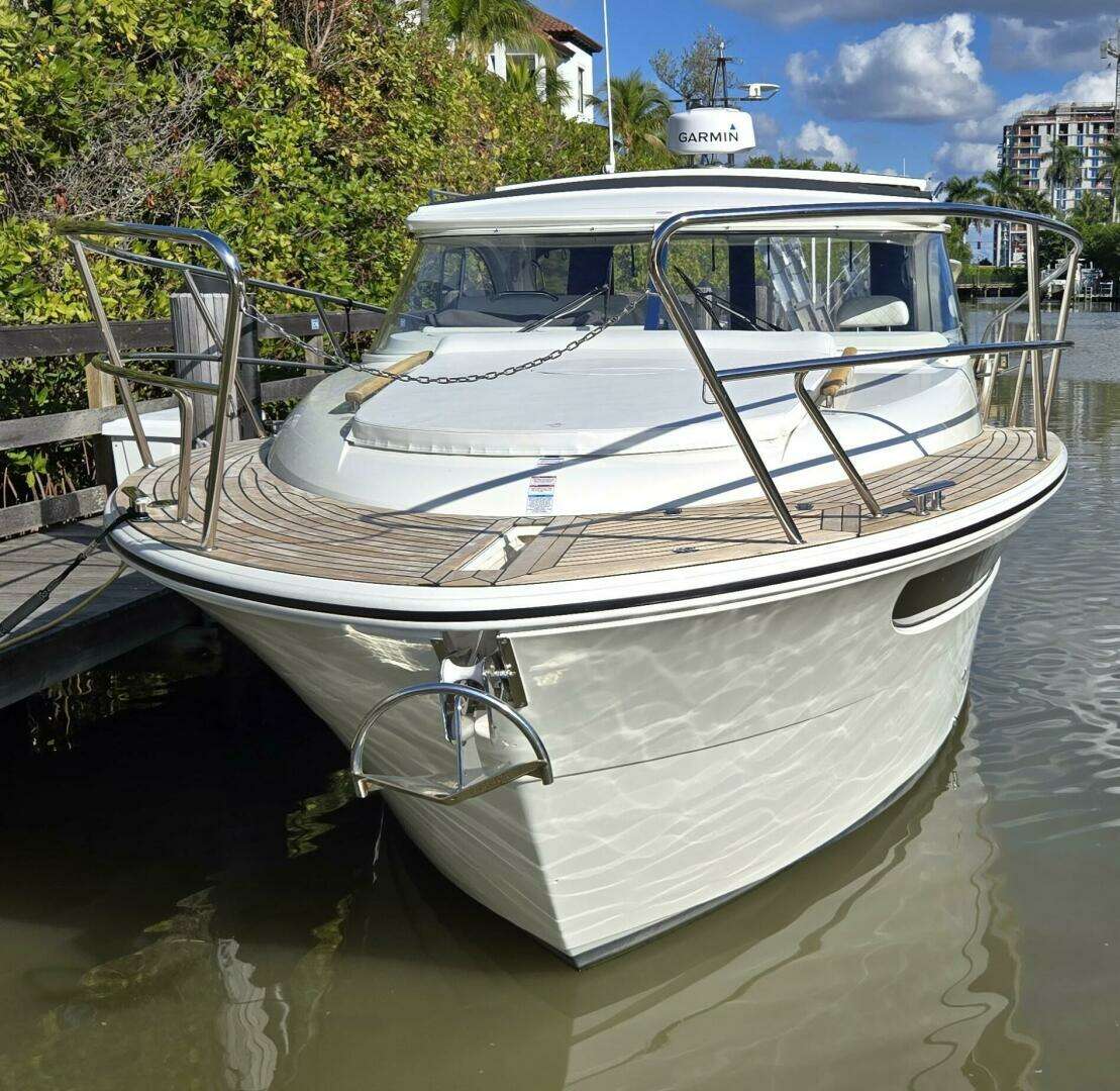 2025 Marex 310 Suncruiser - Image 4