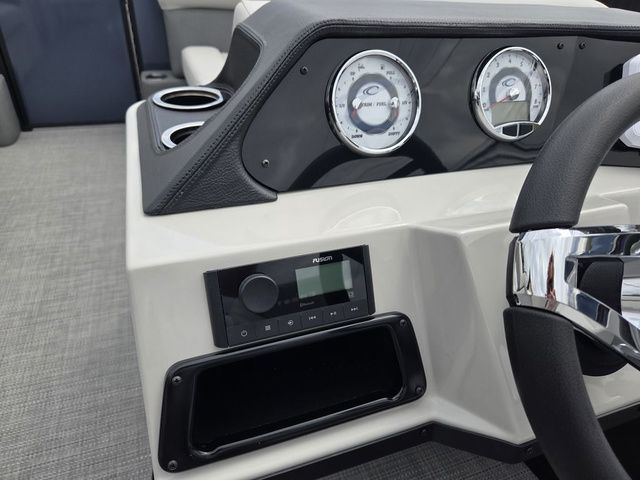 2026 Crest Conquest SE 220 Cruise Tri-Toon W/150Hp And Traile - 21