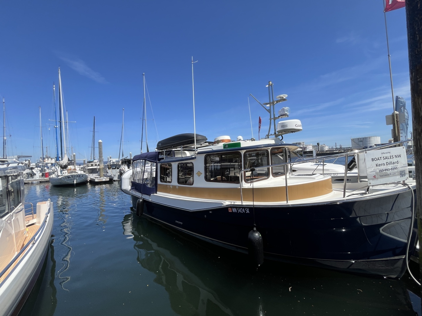 2017 Ranger Tugs R27 Northwest Edition - Image 5