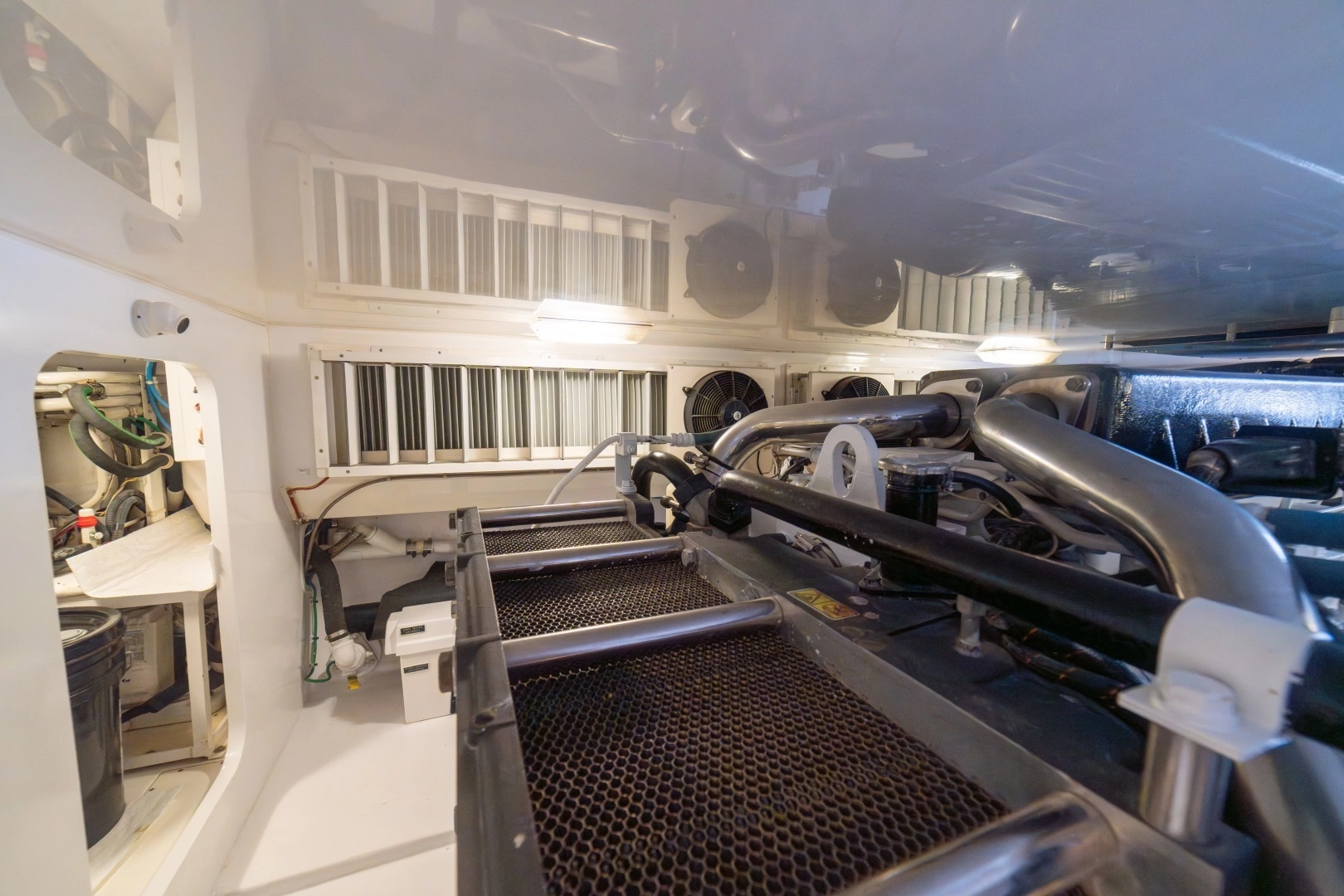 2012 Viking 60 Convertible - Image 77