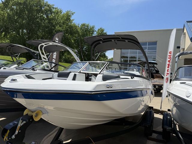 2026 Yamaha Boats AR195