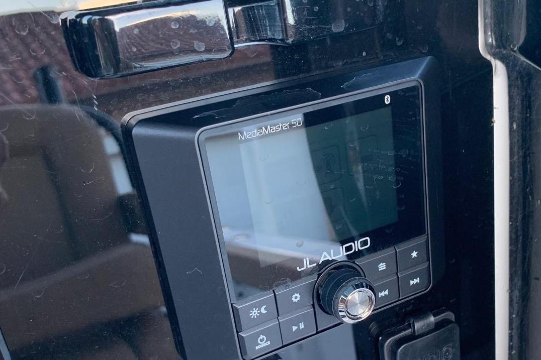 JL Audio MediaMaster 50 on 2022 Sea Hunt Gamefish 25 boat dashboard.