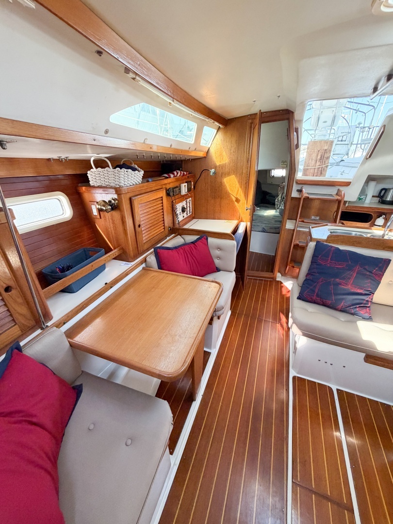 1996 Catalina 36 Mk II - Image 40
