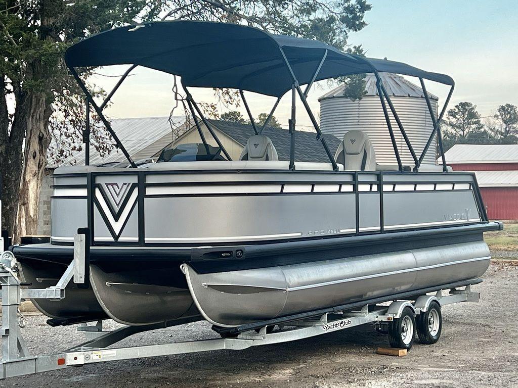 2025 Viaggio Lago X 22' U (Quad Lounge) Triple-Toon - IN STOCK