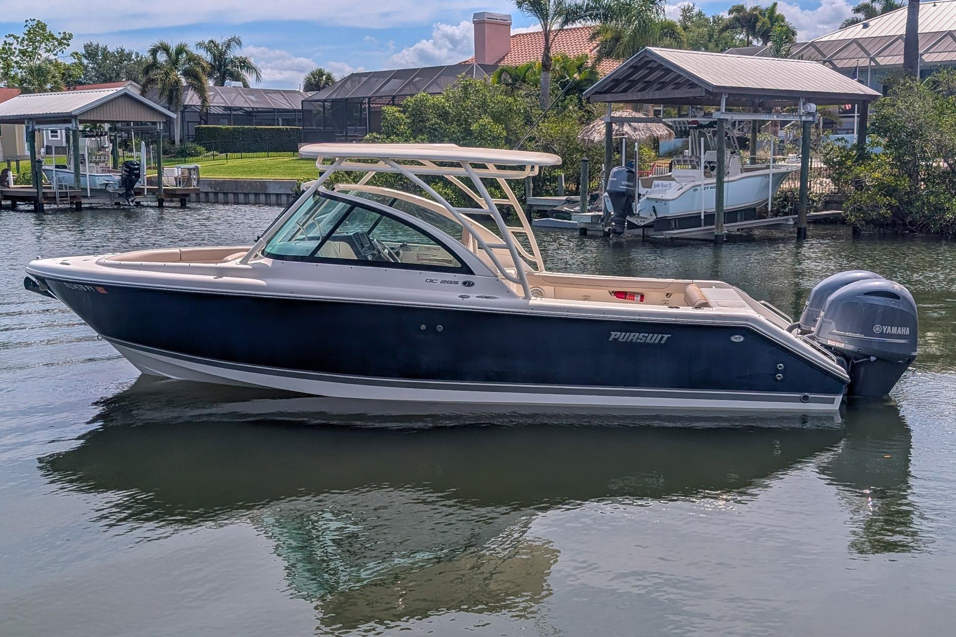 2015 Pursuit DC 265 Dual Console