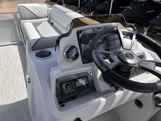 2025 Avalon Venture Cruise Rear Bench 21 FT - 12
