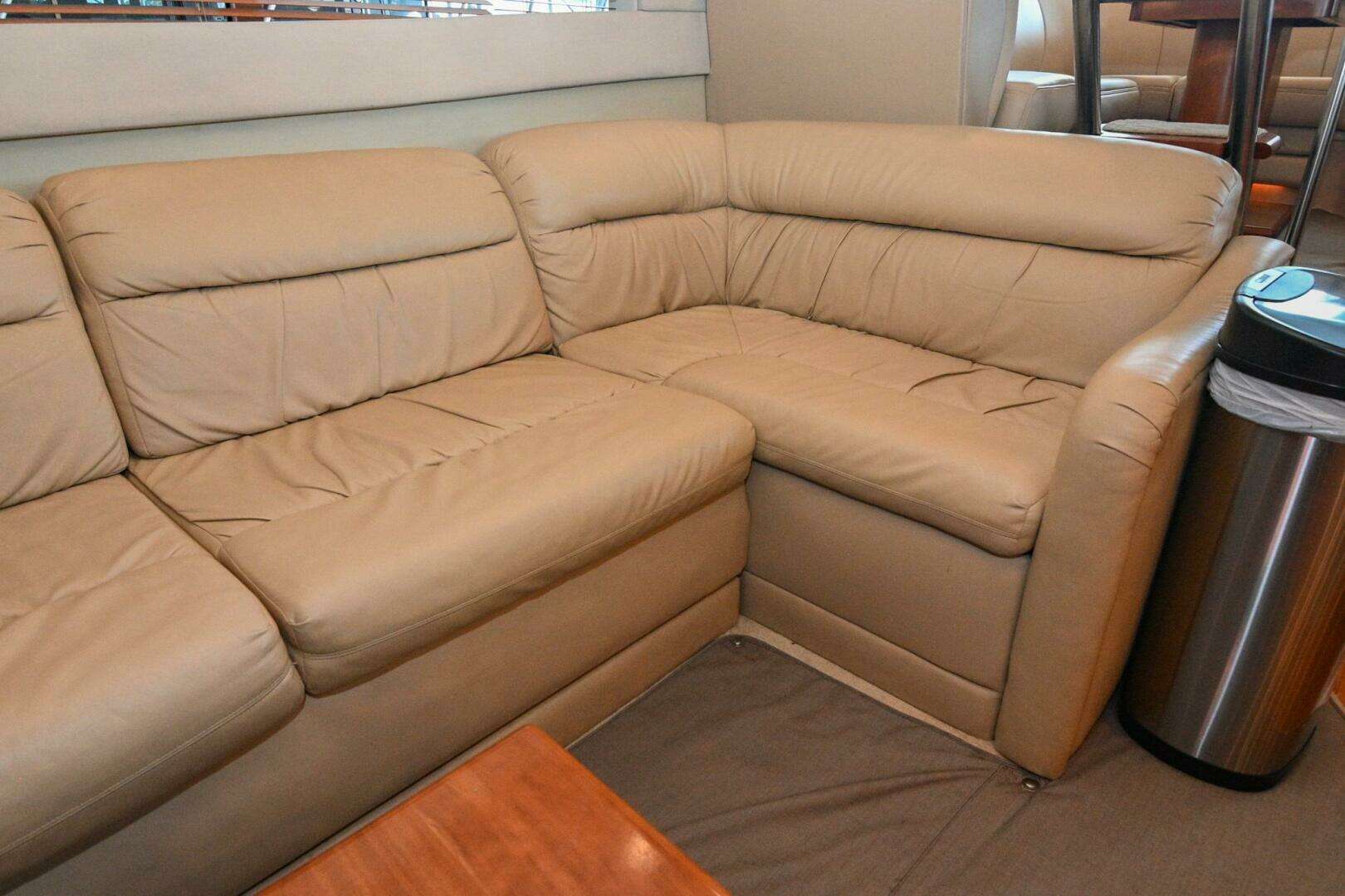 2002 Cruisers Yachts 5000 Sedan Sport - Image 27