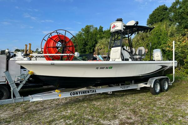 2016 Blue Wave 2400 Pure Bay
