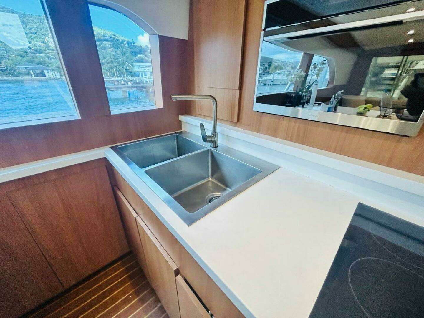 1988 Bertram 54' - Image 57
