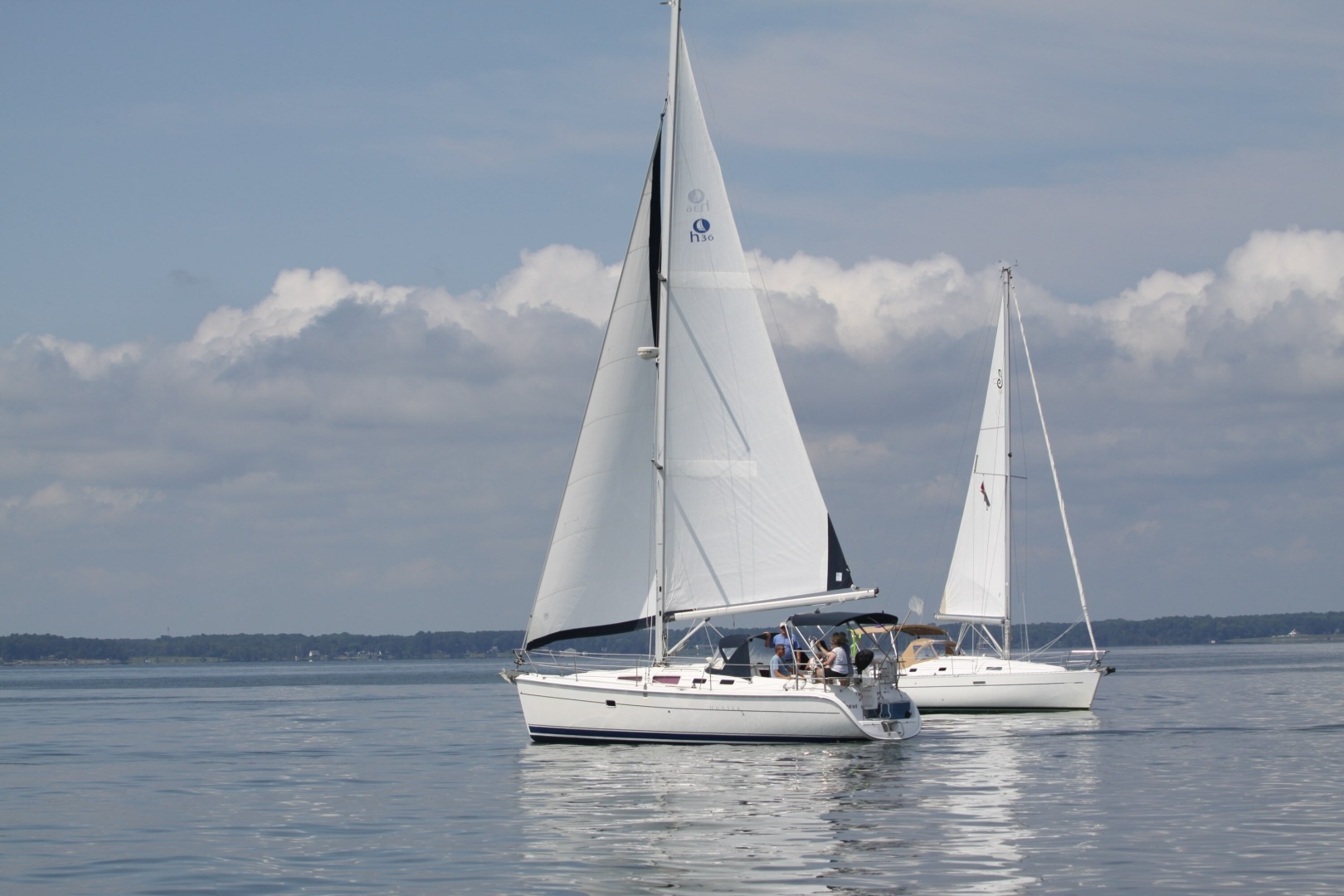 2006 Hunter 36 - Image 2