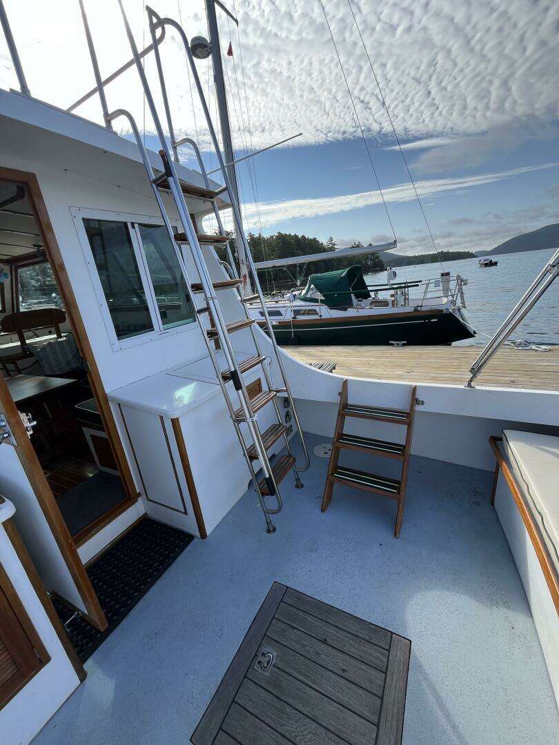 1986 Wilbur Flybridge Cruiser - Image 10