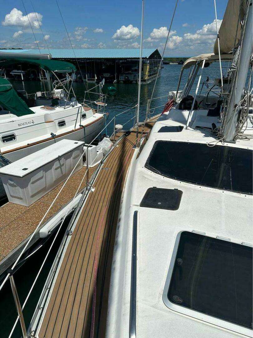 1991 Hunter Passage 42 - Image 8