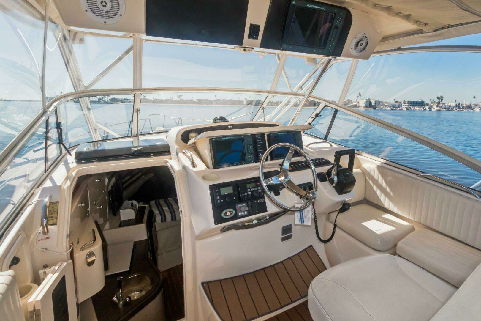 2006 Grady-White 330 Express - Image 2