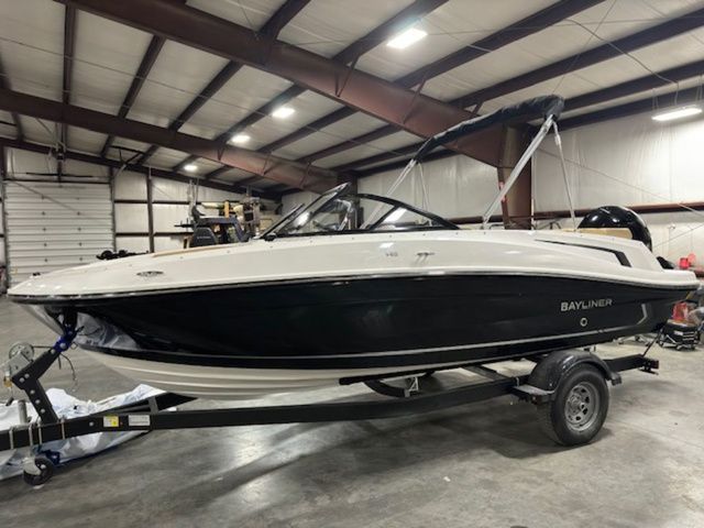 2024 Bayliner VR5 Bowrider OB