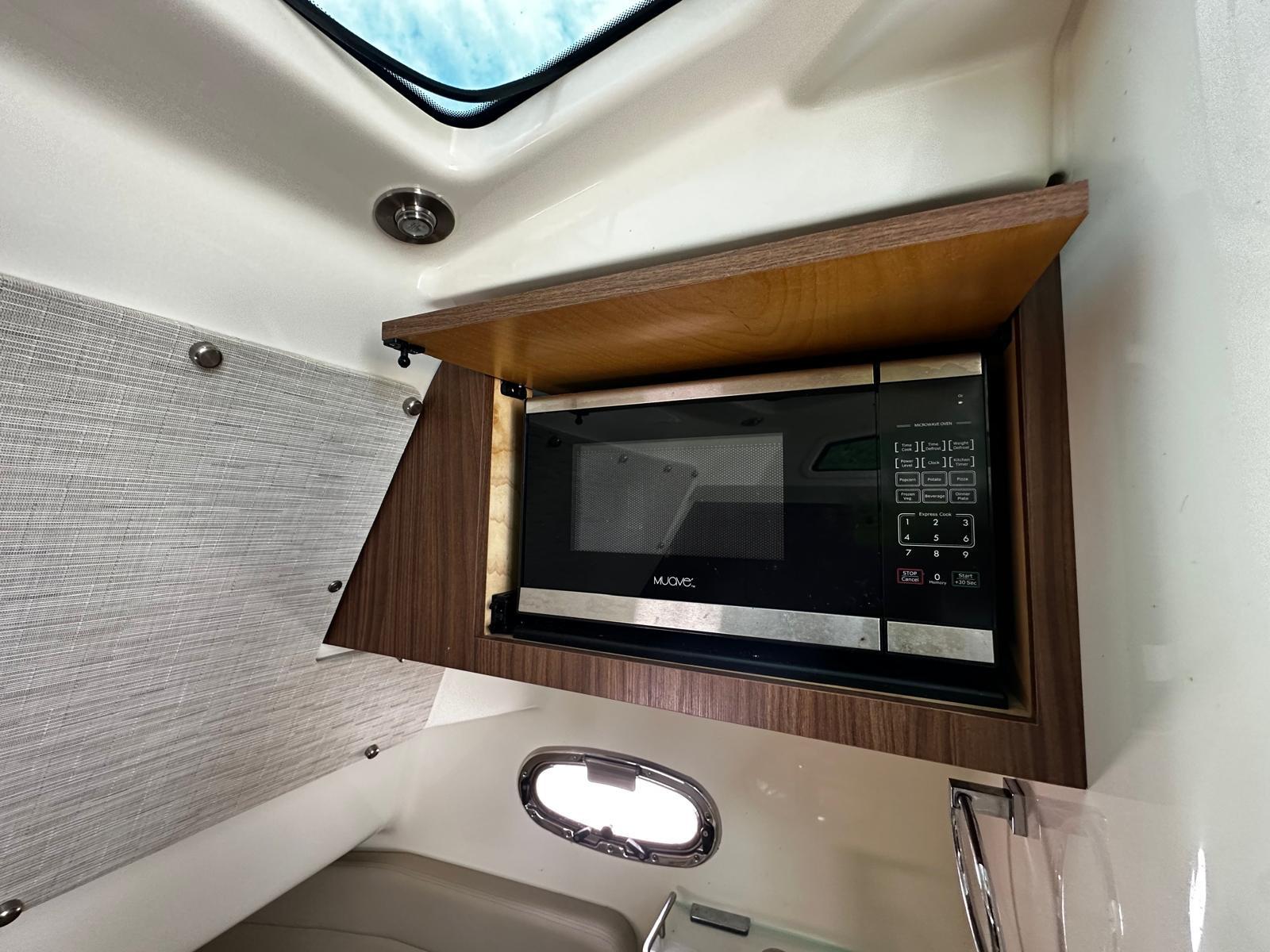 2020 Boston Whaler 380 Outrage - 77