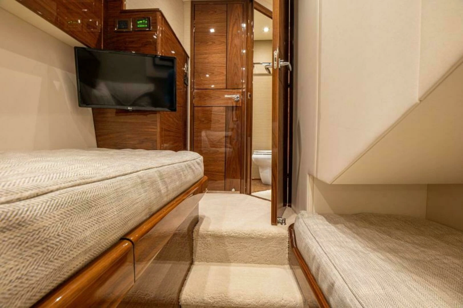 2023 Viking 64 Convertible - Image 28