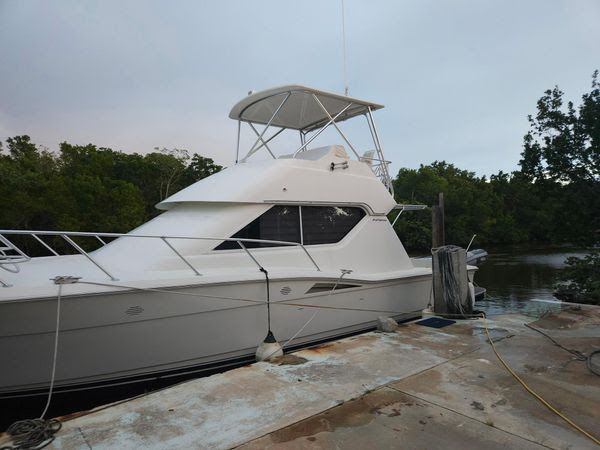 1995 Hatteras 39 Convertible - 2