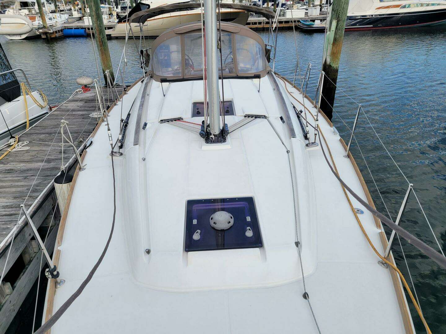 2014 Jeanneau 379 - Image 12