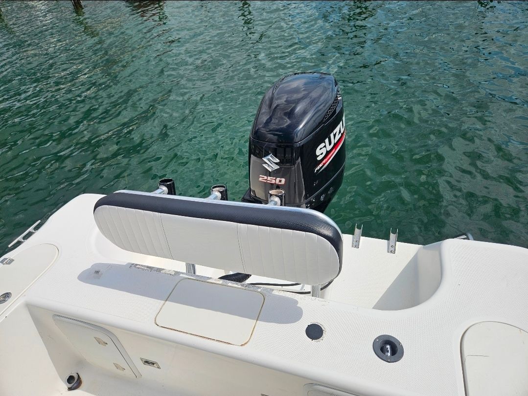 2001 Century 2300 Center Console - 10